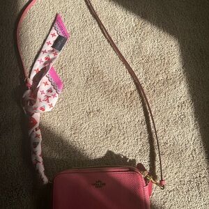 Selling my coach purse.